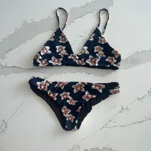 Acacia bikini. Top size L, bottoms size M.